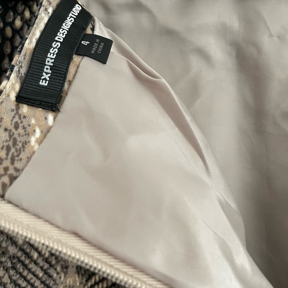 Express Design Studio - Snake Print Pencil Skirt - Size 4 - Picture 5 of 5